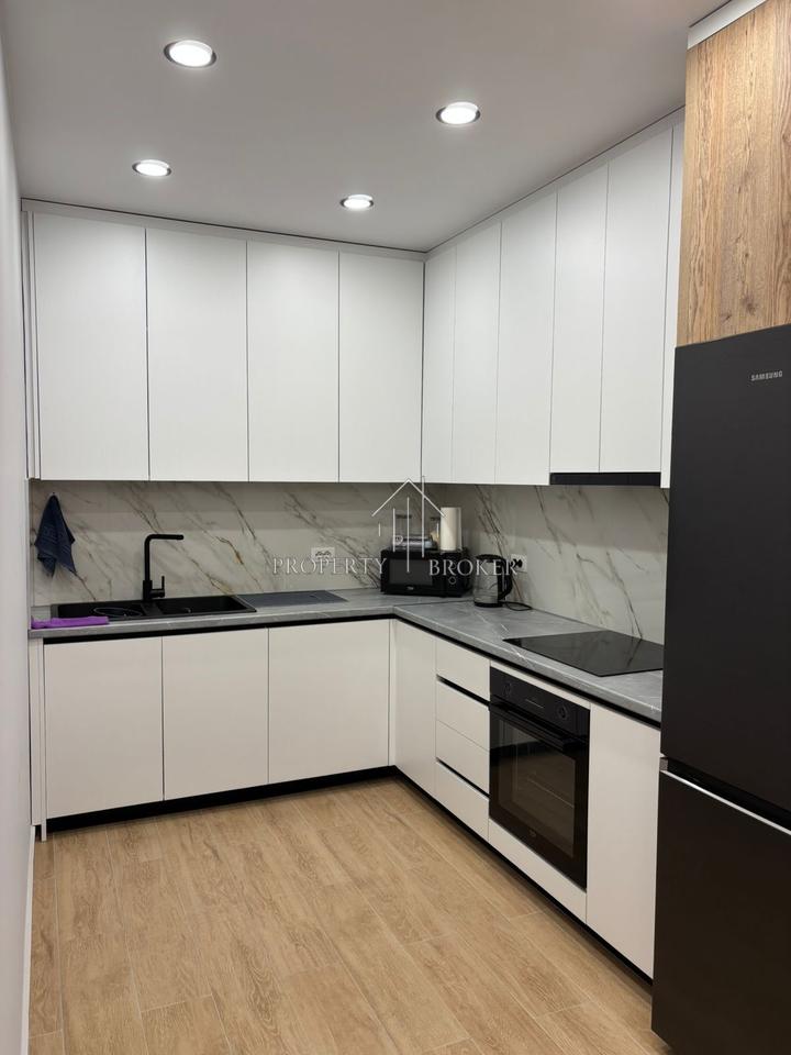 A 2+1 apartment is for rent near Fusha Aviacionit!