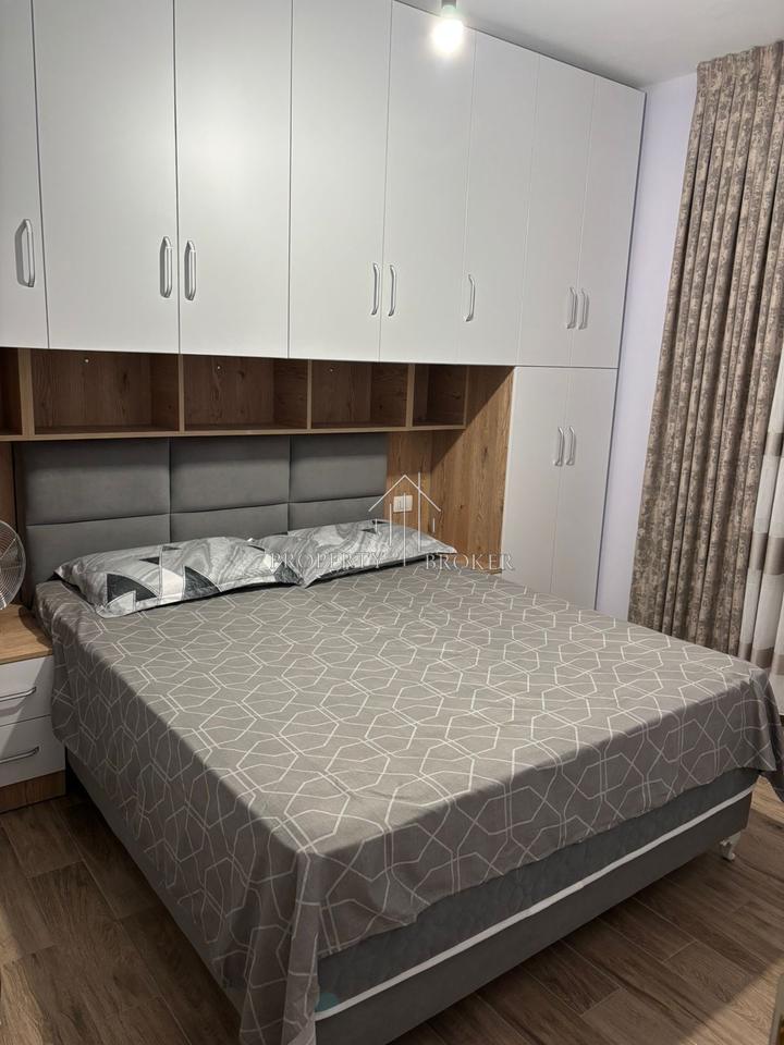 A 2+1 apartment is for rent near Fusha Aviacionit!