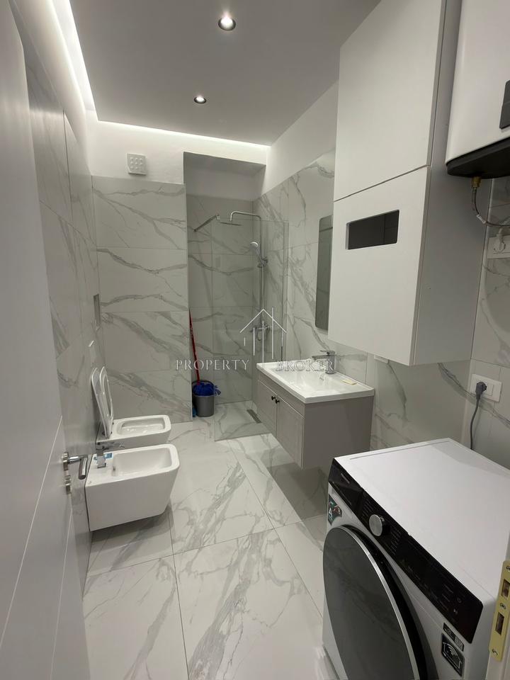 Appartamento 2+1 in affitto a Komuna e Parisit