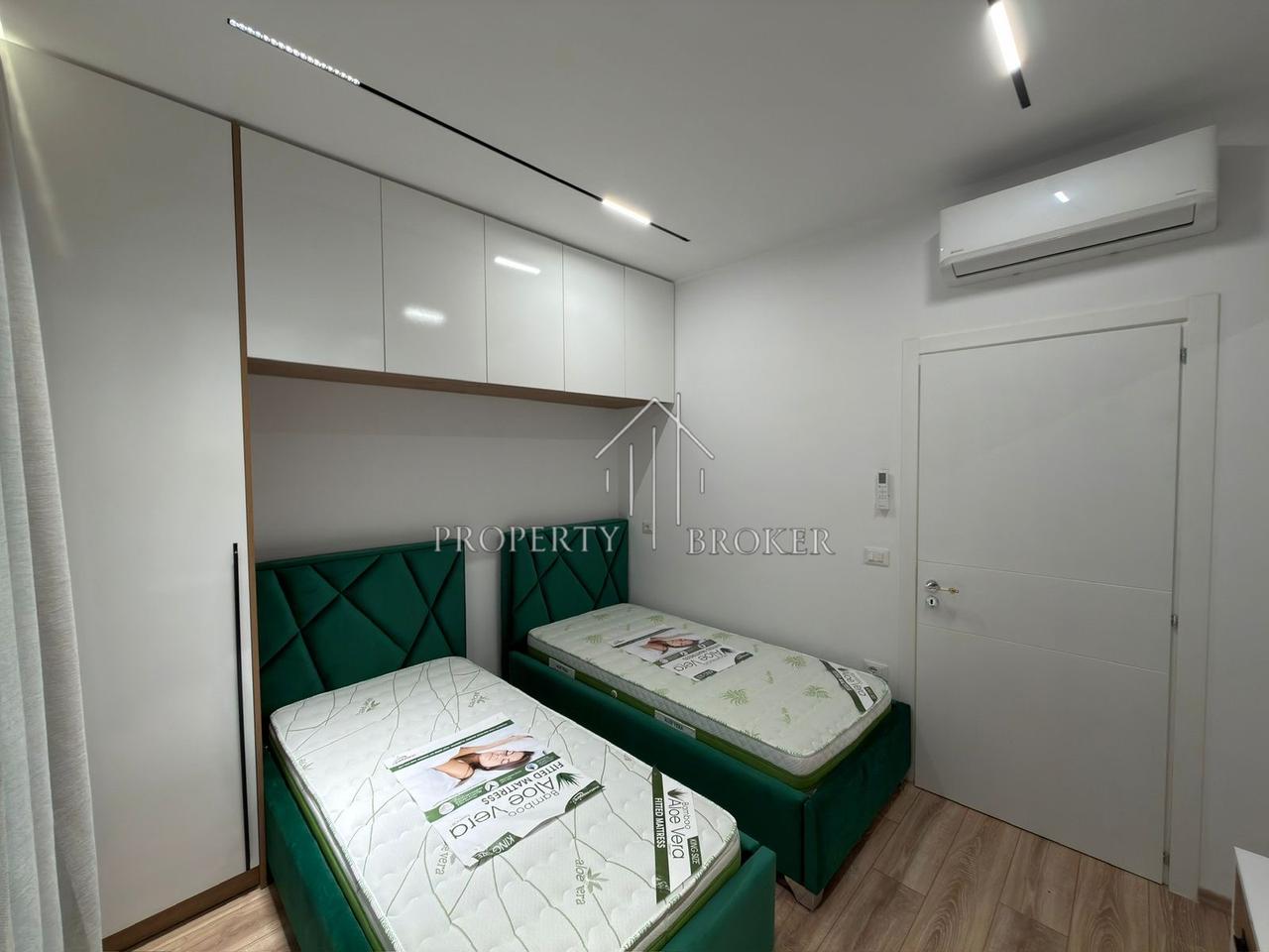 Appartamento 2+1 in affitto a Komuna e Parisit