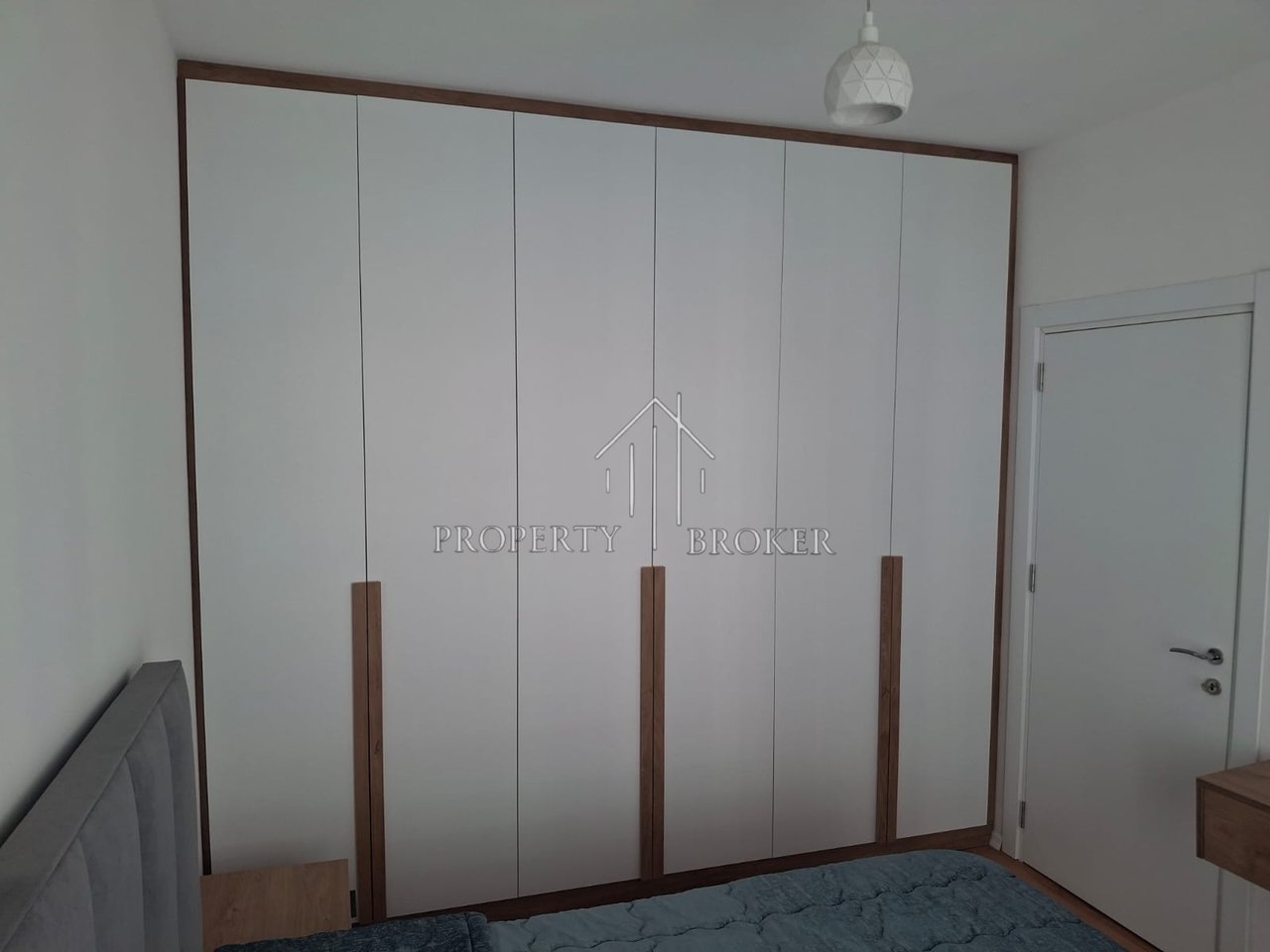 Jepet me qera apartamenti 1+1+🅿️ te Univers City