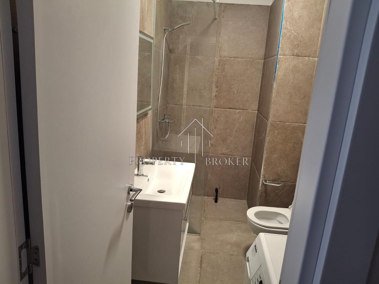 Jepet me qera apartamenti 1+1+🅿️ te Univers City