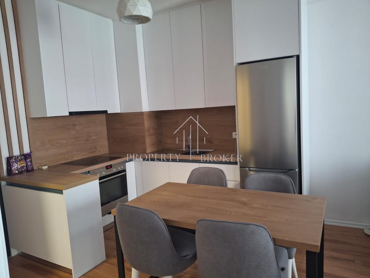 Jepet me qera apartamenti 1+1+🅿️ te Univers City