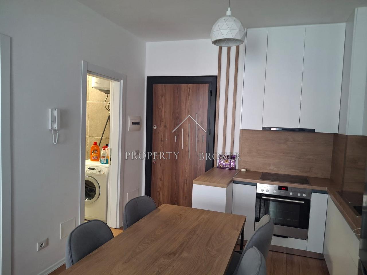 Jepet me qera apartamenti 1+1+🅿️ te Univers City