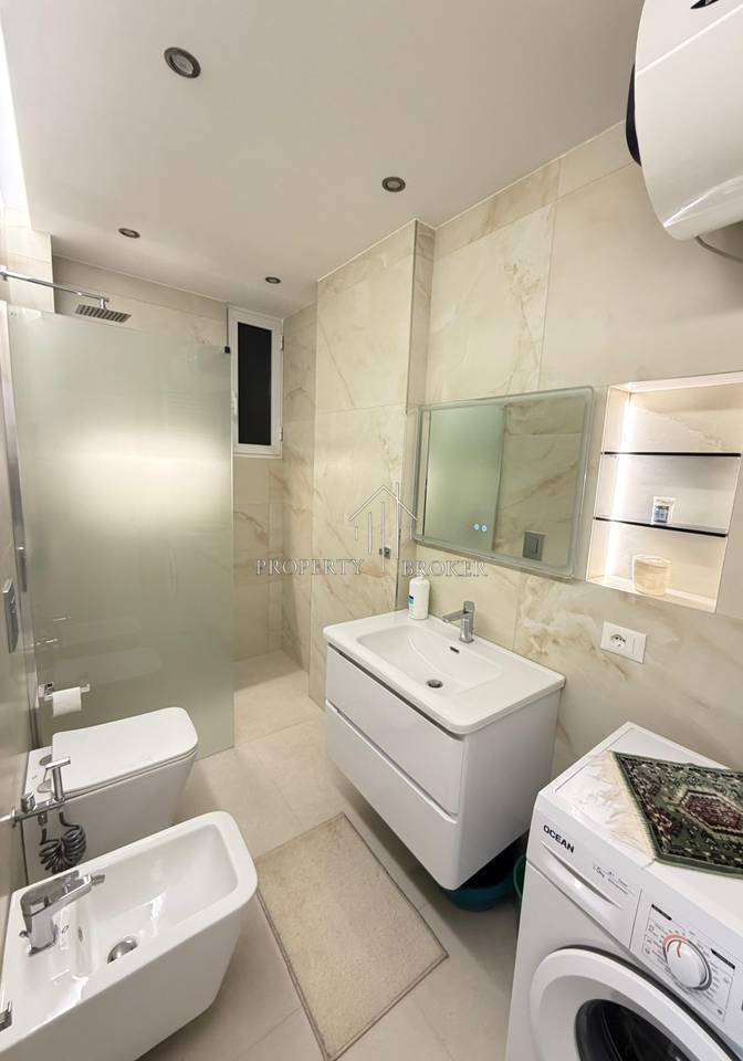 1+1 apartment for rent behind Concord Center!