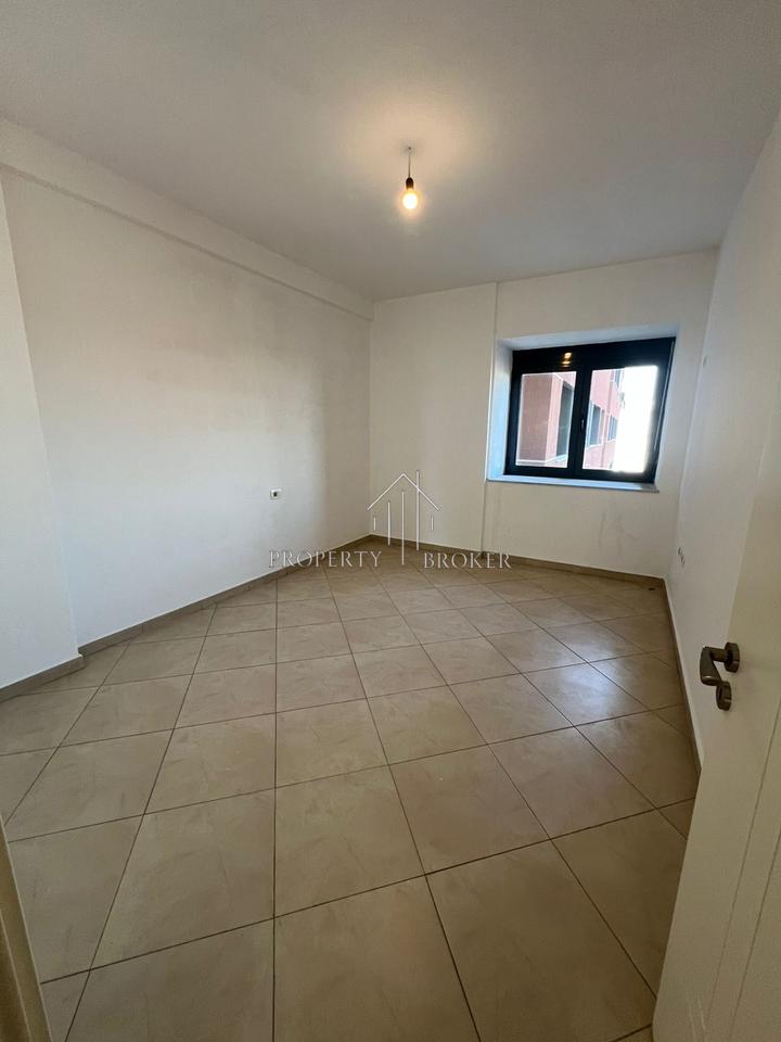 Shitet apartamenti 2+1+2  tek Vega,Casa Italia!