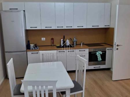 A 2+1 apartment is for rent at Fusha e Aviacionit.