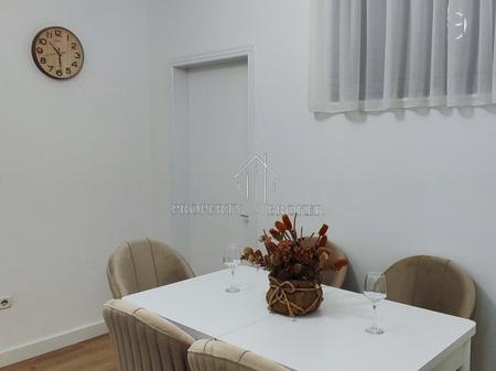 Jepet me qera apartamenti 1+1 te Rruga e Kavajes