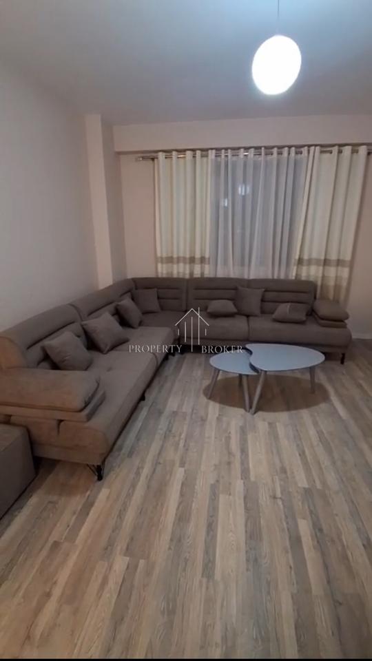 Jepet me qera apartament 1+1 Yzberisht, prane Grand Gallery!