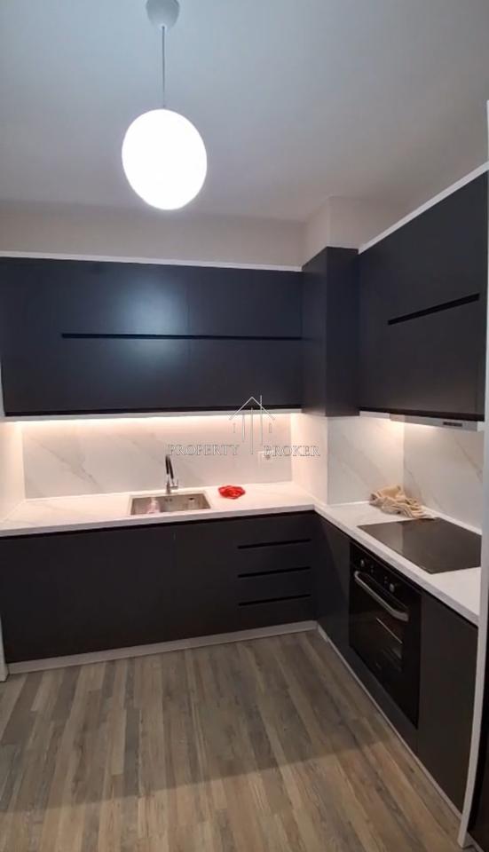 Jepet me qera apartament 1+1 Yzberisht, prane Grand Gallery!