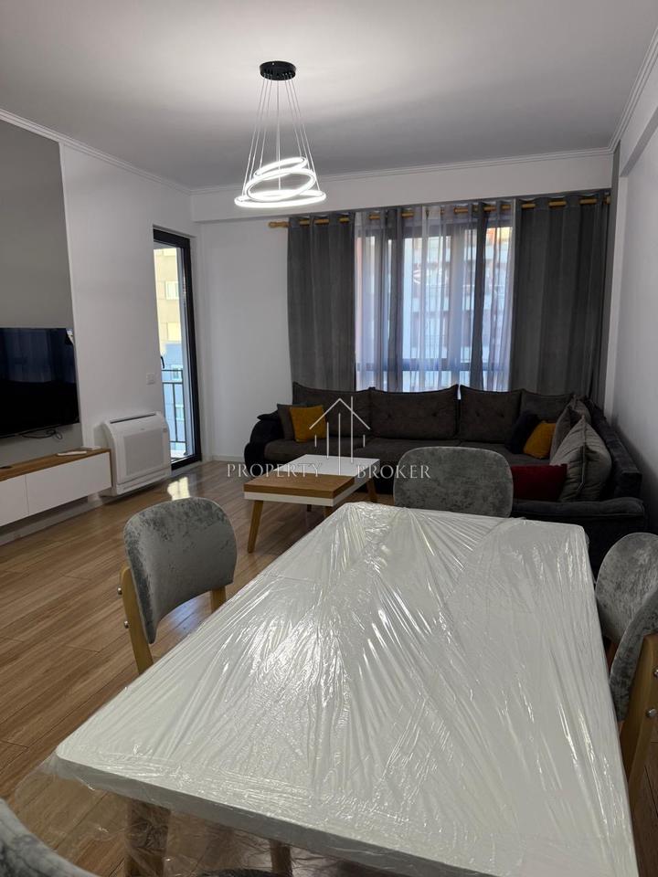 Shitet apartament 1+1 i investuar Kompleksi Urban Gata Astir!