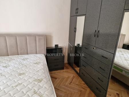 Jepet me qera te apartmenti 2+1 te Pazari i Ri