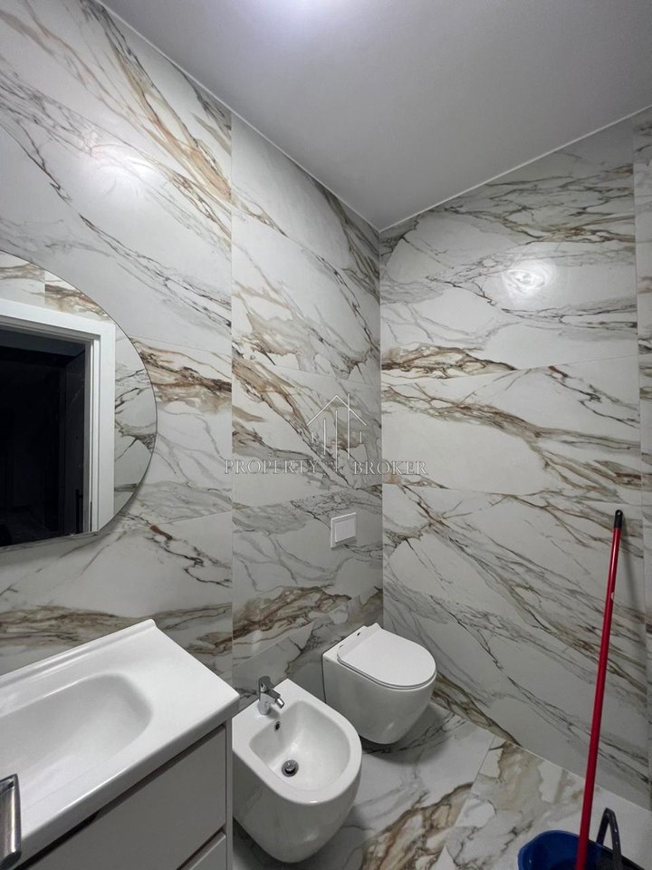 Shitet apartament  2+1 tek Golden Tower, Rr Mine Peza!