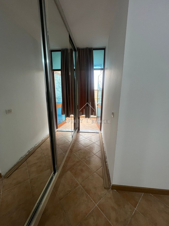 A 2+1 apartment is for rent at the Ulsuga Complex, Asim Vokshi Street!