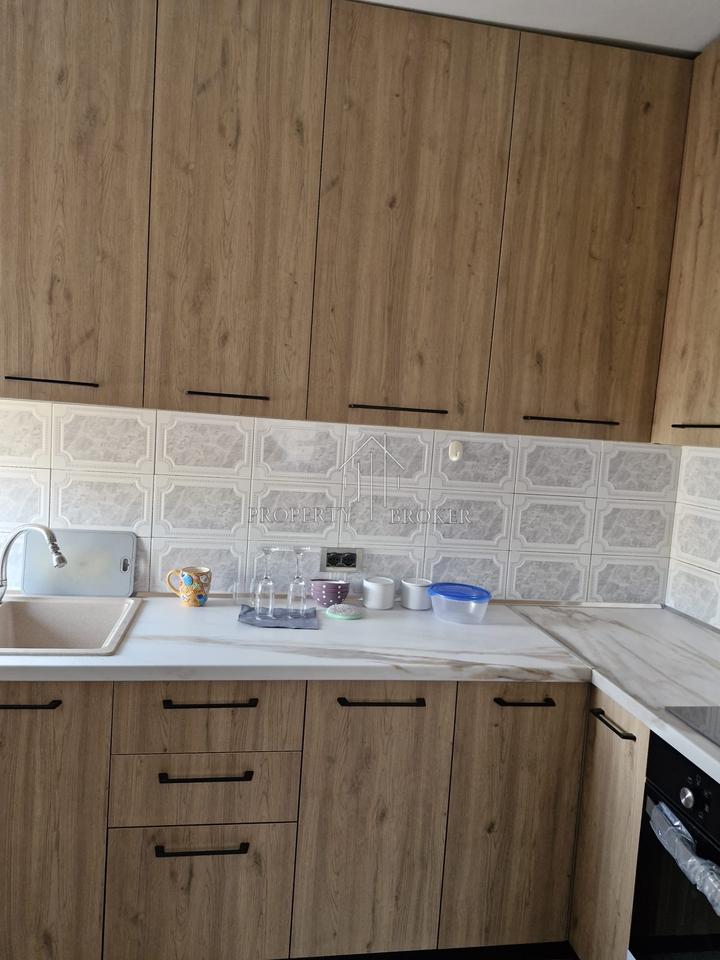 Jepet me qera te apartmenti 2+1 te Pazari i Ri