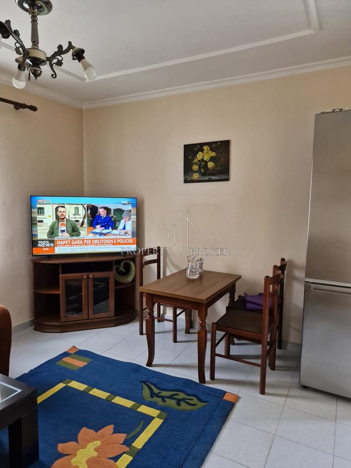 Jepet me qera te apartmenti 2+1 te Pazari i Ri