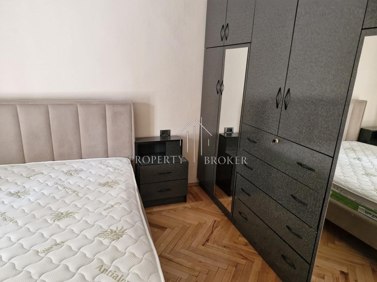 Jepet me qera te apartmenti 2+1 te Pazari i Ri