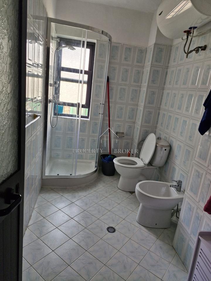 Jepet me qera te apartmenti 2+1 te Pazari i Ri