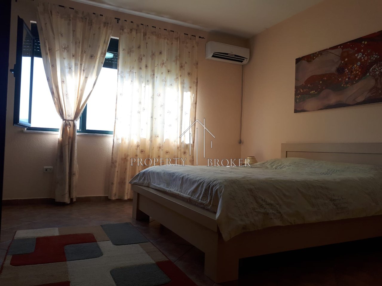 1+1 apartment for rent at Willson Square!