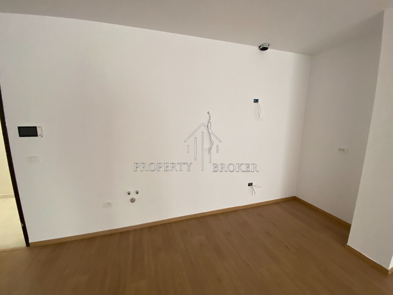 Shitet apartamenti 2+1+2  tek Garden Side rezidence, Rruga 'Faik Konica'
Parkim 55,000€ (opsional)