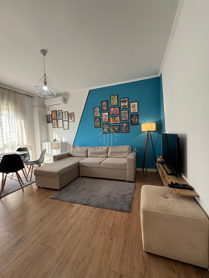 Jepet me qera apartmenti 1+1 te Prokuroria Tiranes