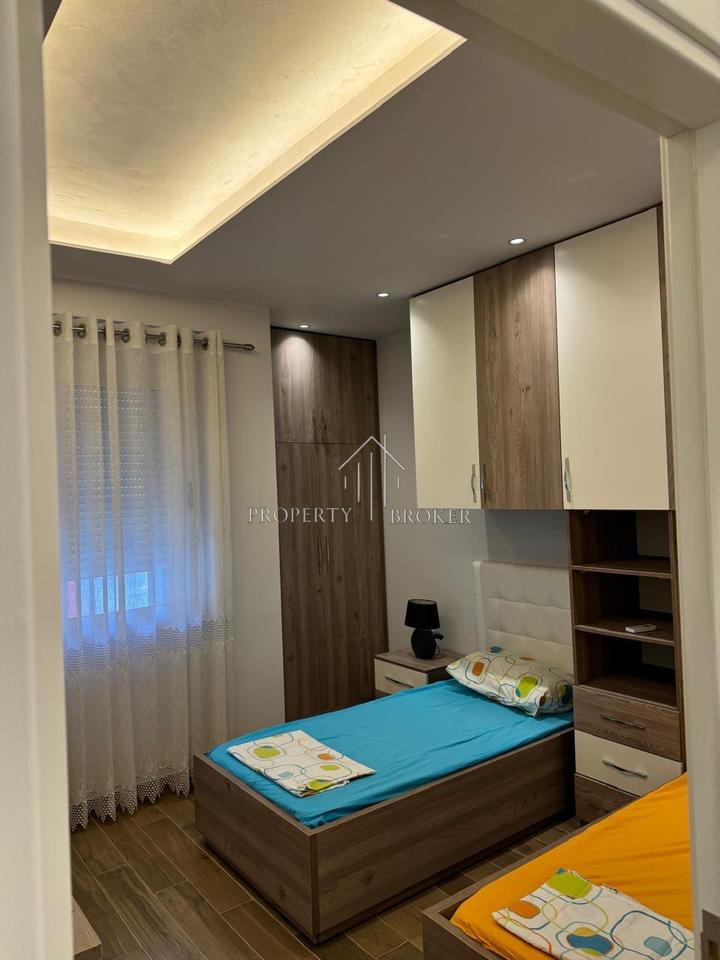 Super 2+1 apartment for rent in Golden Park Complex, opposite Amerikan 3