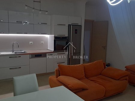 Shitet apartament 2+1 tek  Liqeni Thate!