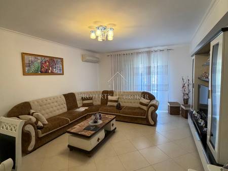 Vendesi appartamento 2+1+2+2 a Garden City, Casa Italia!