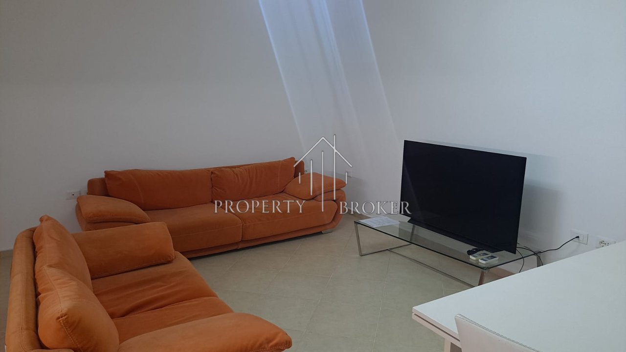 Shitet apartament 2+1 tek  Liqeni Thate!