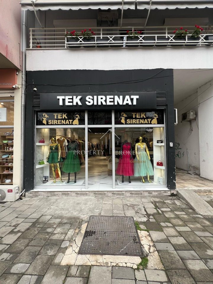 Shop for sale - 50 m in the wing of Kristal Center, Dola building, next to the New Ring!