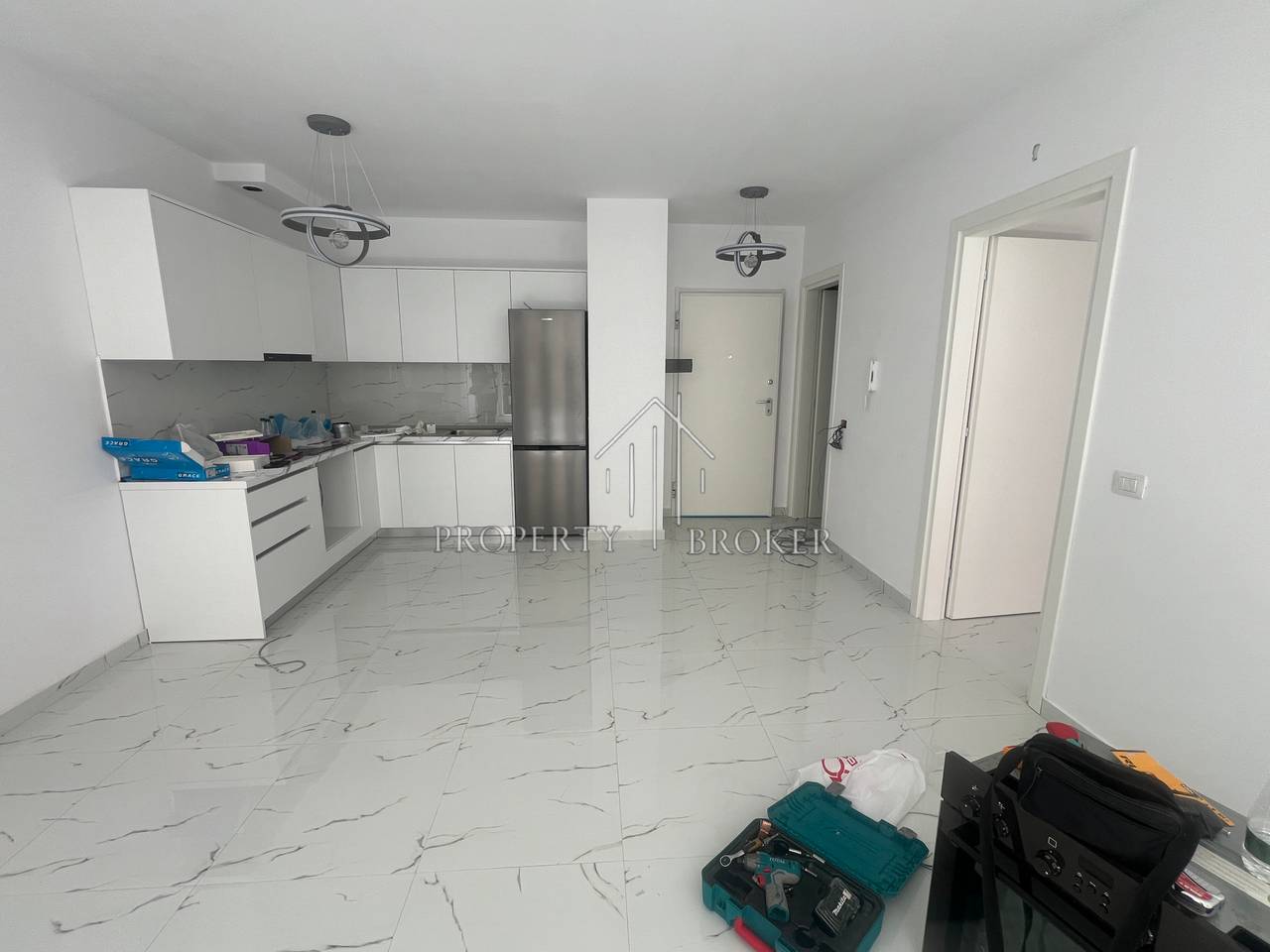 Jepet me qera apartament 1+1+ 🅿️tek Rruga Petrela!