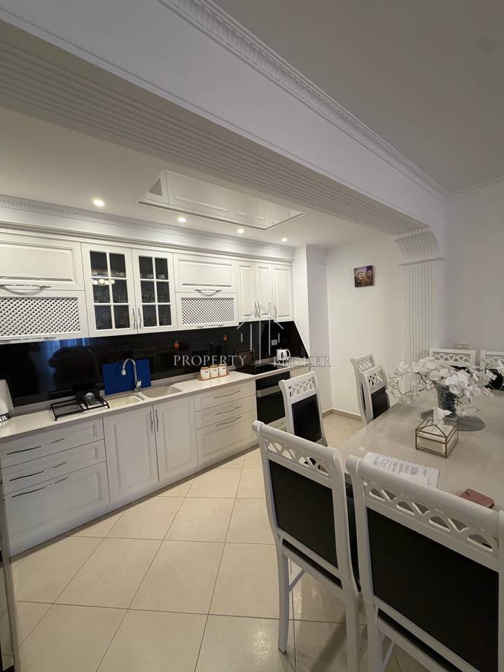 Vendesi appartamento 2+1+2+2 a Garden City, Casa Italia!
