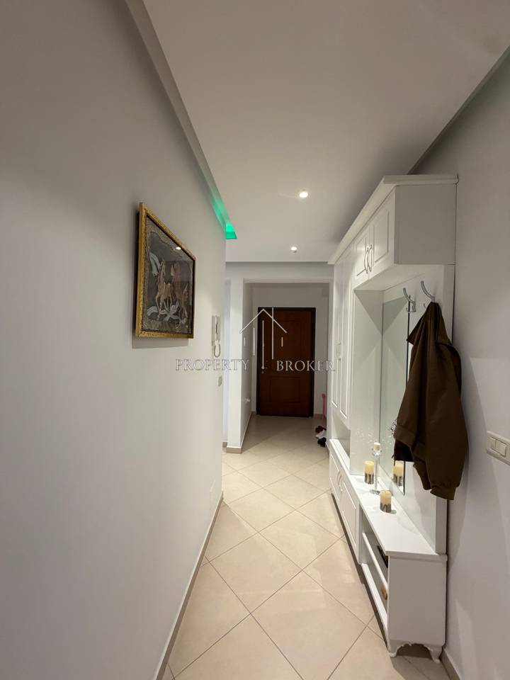 Vendesi appartamento 2+1+2+2 a Garden City, Casa Italia!