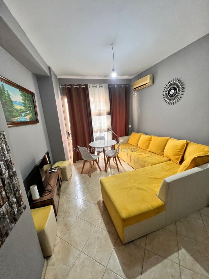Vendesi appartamento 1+1 ad Astir, Via Astrit Losha