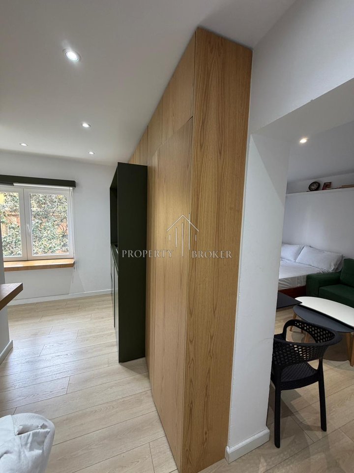 Shiten dy apartamente 1+1 tek Rr Fortuzi, ideale per Air Bnb dhe banim!