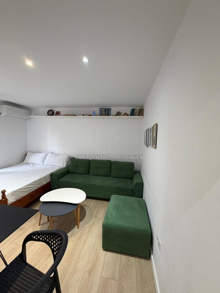 Shiten dy apartamente 1+1 tek Rr Fortuzi, ideale per Air Bnb dhe banim!