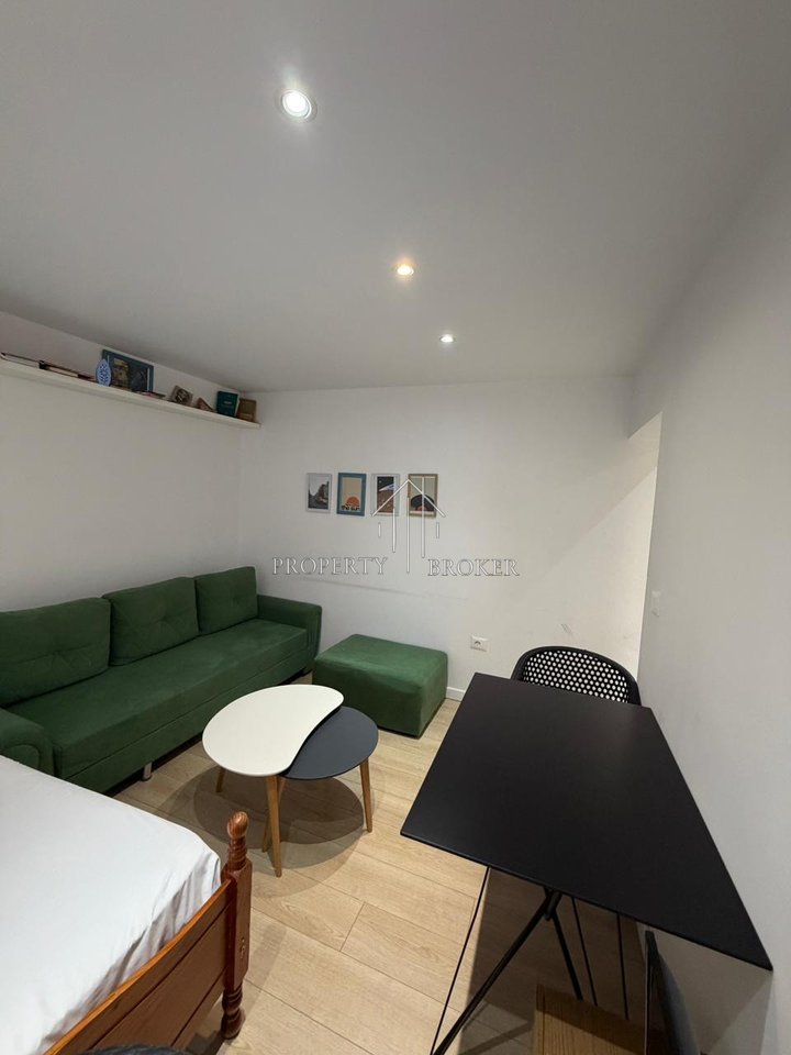 Shiten dy apartamente 1+1 tek Rr Fortuzi, ideale per Air Bnb dhe banim!