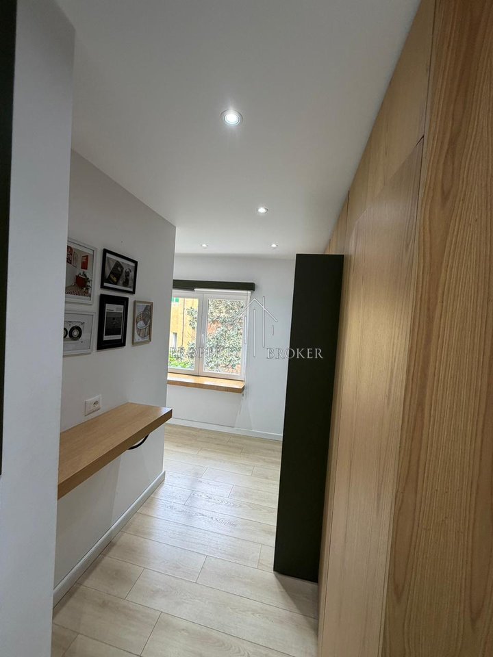 Shiten dy apartamente 1+1 tek Rr Fortuzi, ideale per Air Bnb dhe banim!