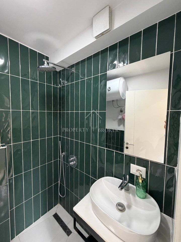 Shiten dy apartamente 1+1 tek Rr Fortuzi, ideale per Air Bnb dhe banim!