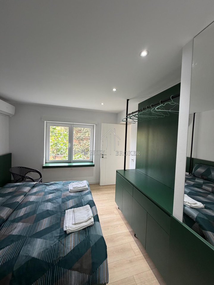 Shiten dy apartamente 1+1 tek Rr Fortuzi, ideale per Air Bnb dhe banim!