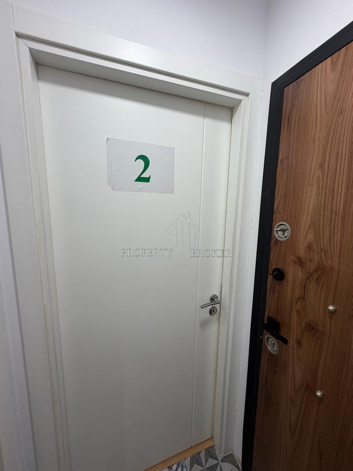 Shiten dy apartamente 1+1 tek Rr Fortuzi, ideale per Air Bnb dhe banim!