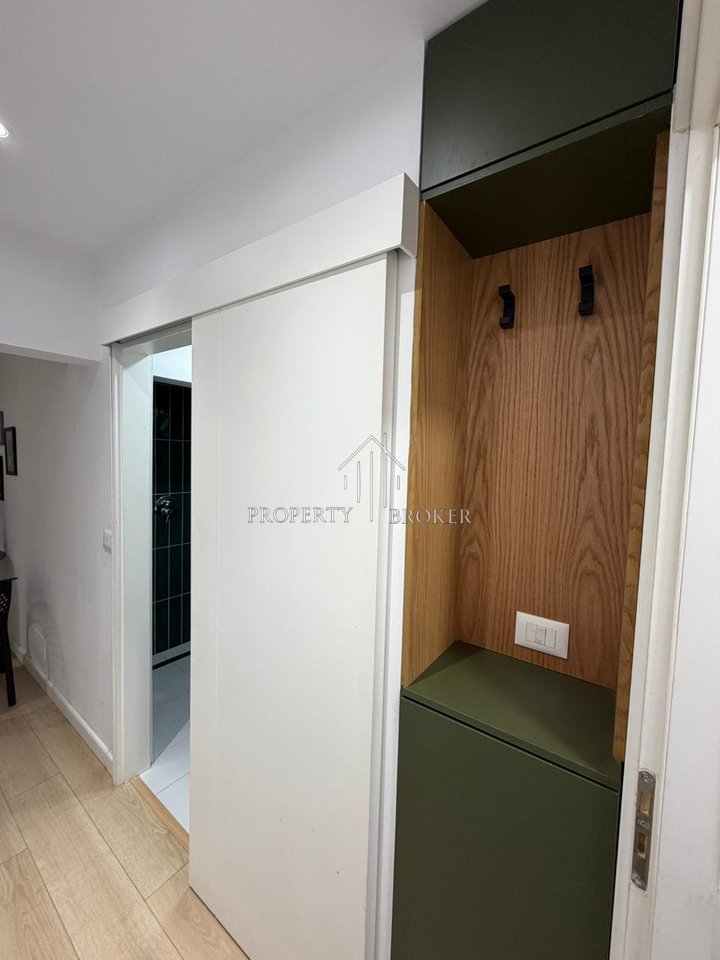 Shiten dy apartamente 1+1 tek Rr Fortuzi, ideale per Air Bnb dhe banim!