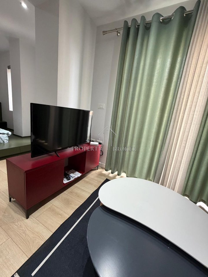 Shiten dy apartamente 1+1 tek Rr Fortuzi, ideale per Air Bnb dhe banim!