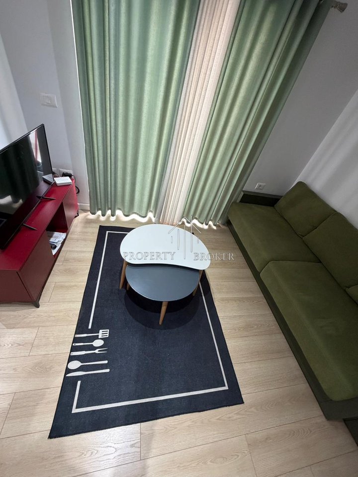 Shiten dy apartamente 1+1 tek Rr Fortuzi, ideale per Air Bnb dhe banim!