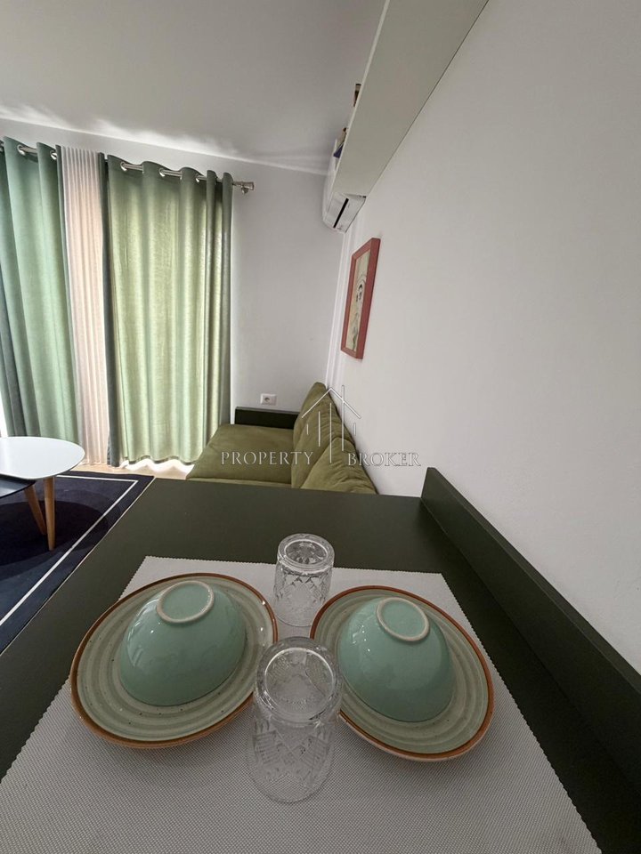 Shiten dy apartamente 1+1 tek Rr Fortuzi, ideale per Air Bnb dhe banim!