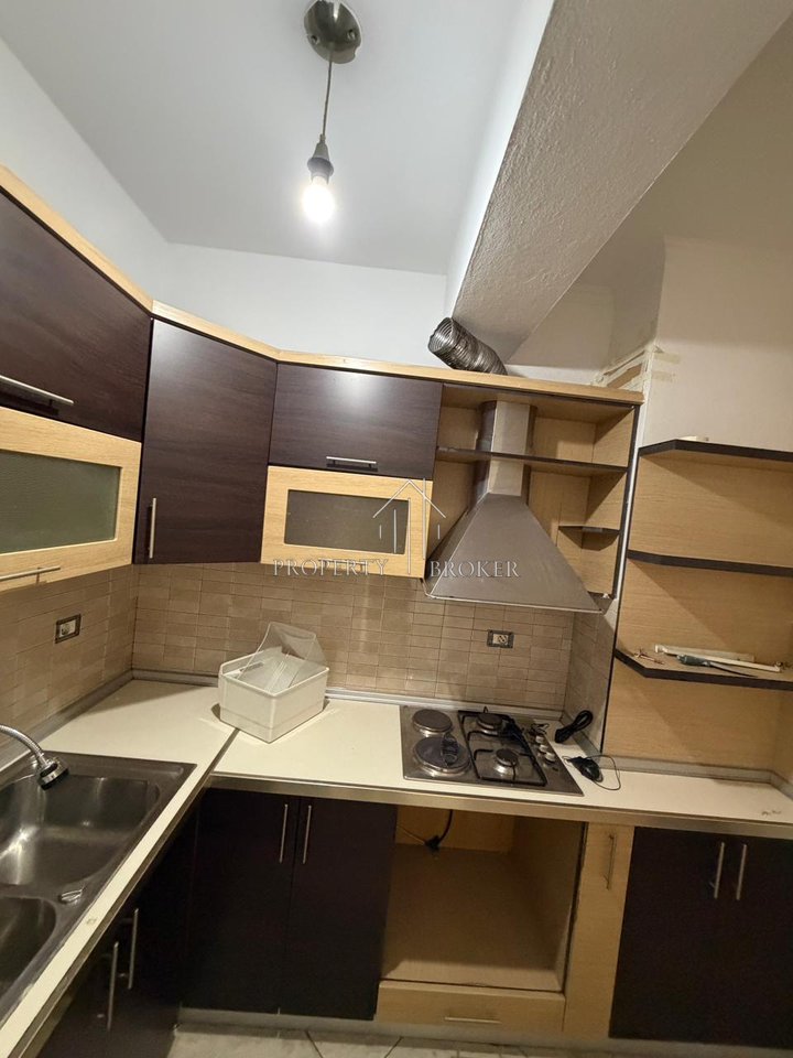Jepet me qera ambient biznesi, apartament 2+1+2+2B ne Don Bosko