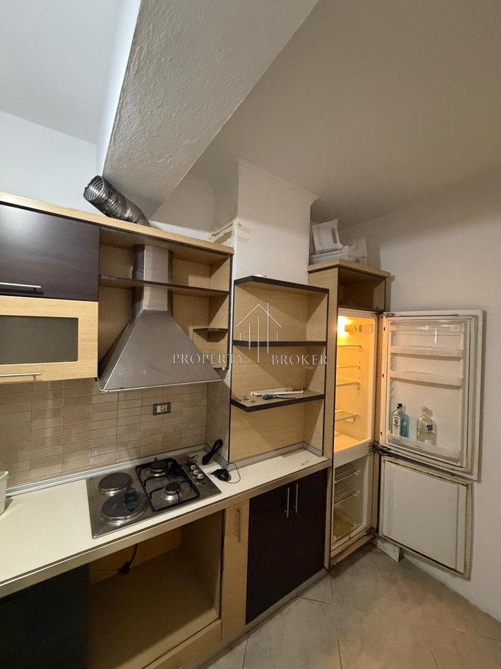 Jepet me qera ambient biznesi, apartament 2+1+2+2B ne Don Bosko