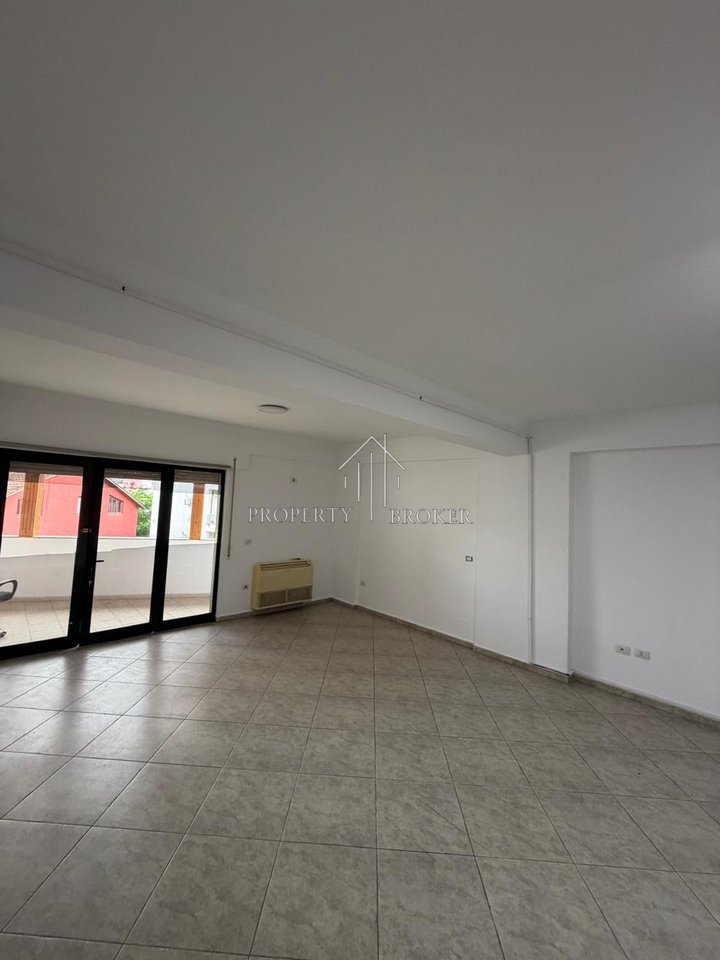 Jepet me qera ambient biznesi, apartament 2+1+2+2B ne Don Bosko