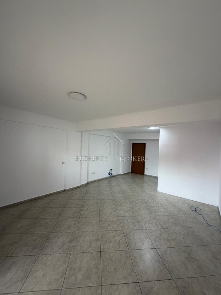 Jepet me qera ambient biznesi, apartament 2+1+2+2B ne Don Bosko