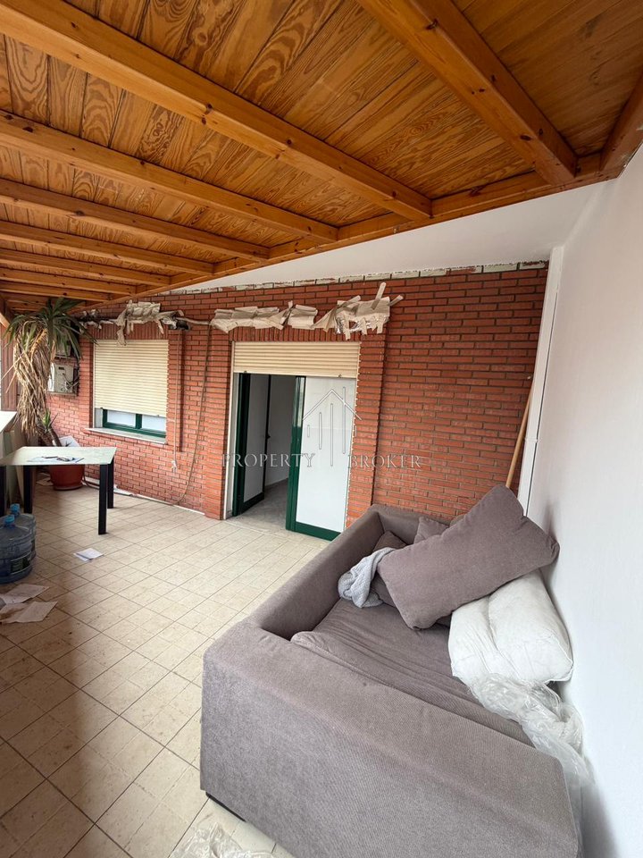 Jepet me qera ambient biznesi, apartament 2+1+2+2B ne Don Bosko